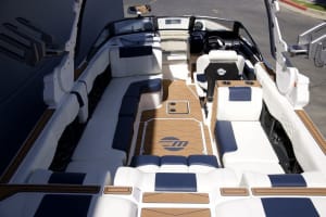 2025-malibu-wakesetter-24-mxz-98800-image9