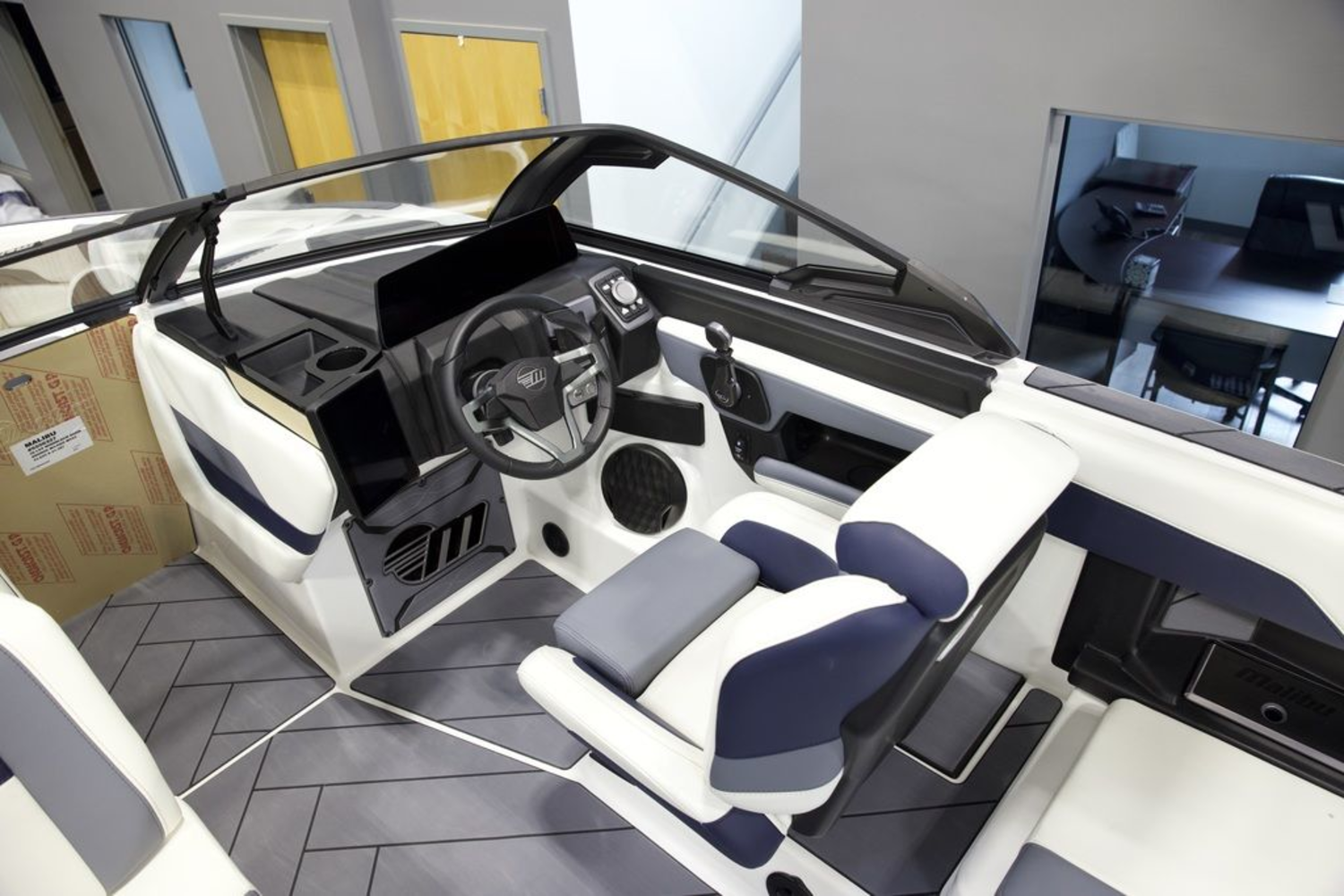 2025 Malibu Boats 26 LSV