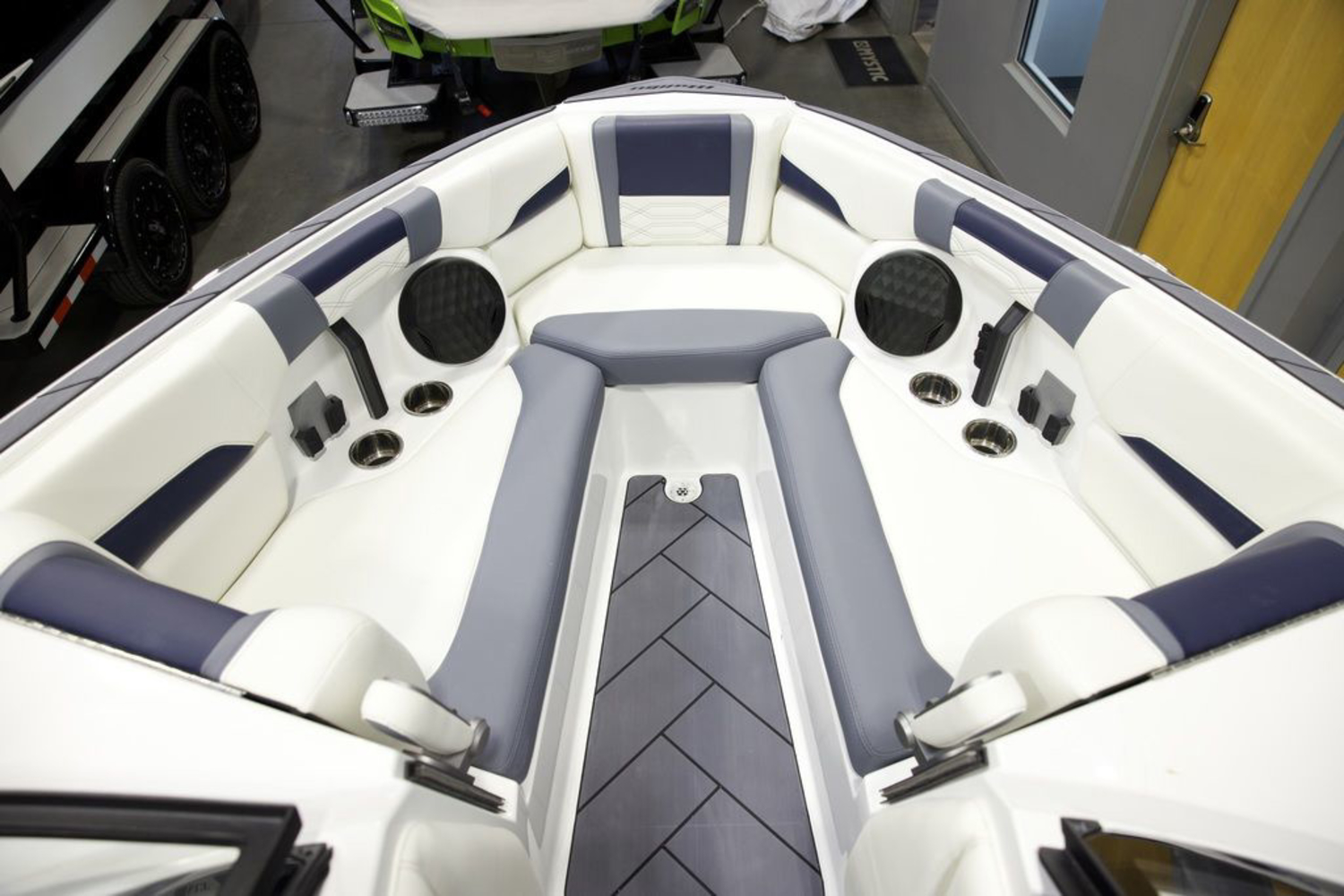 2025 Malibu Boats 26 LSV