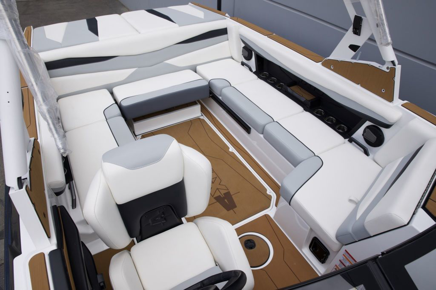 2025 Axis Wake Research A225