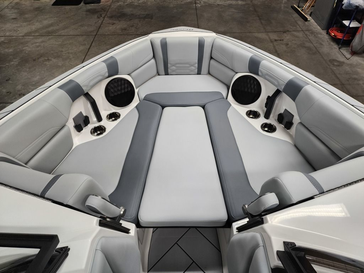2025 Malibu Boats 26 LSV