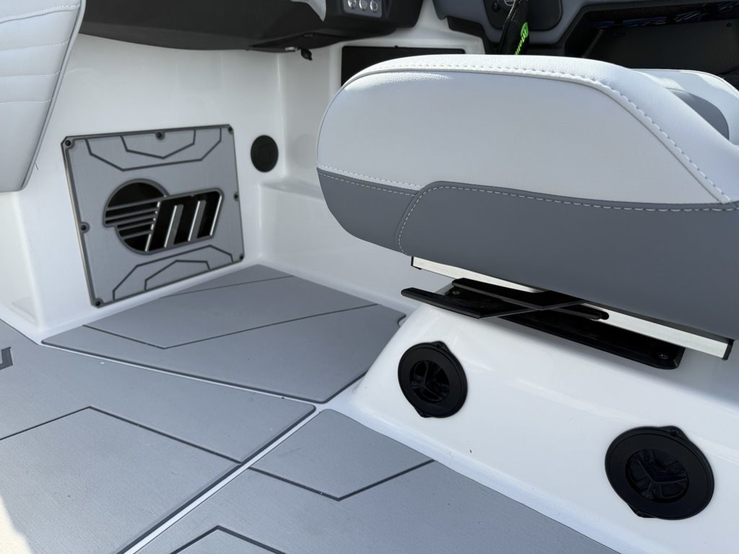 2025 Malibu Boats 25 LSV