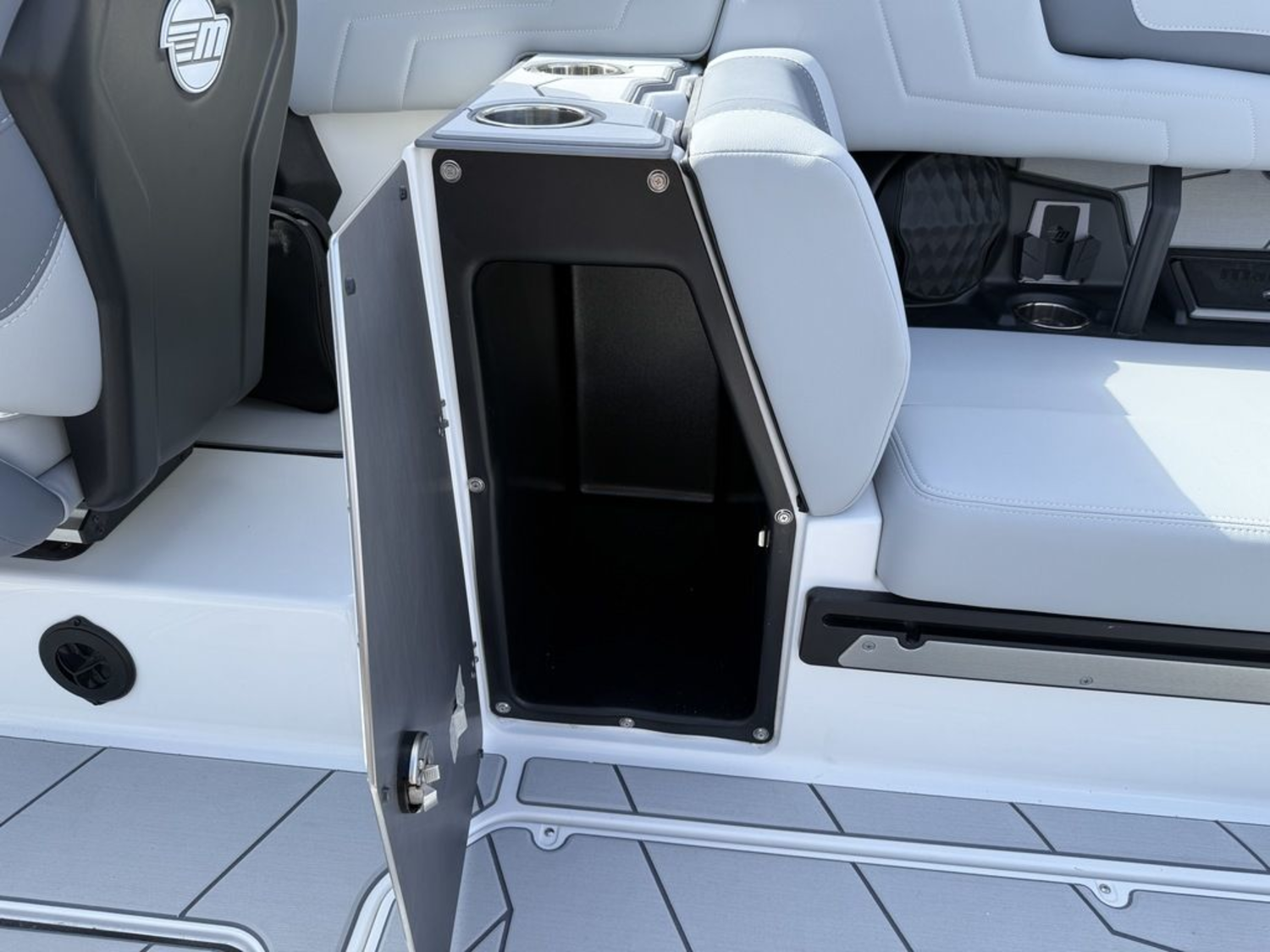 2025 Malibu Boats 25 LSV