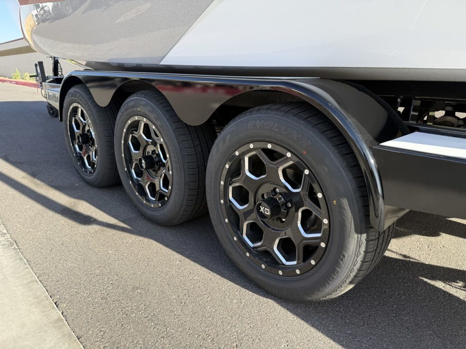 2025 Malibu Boats 25 LSV