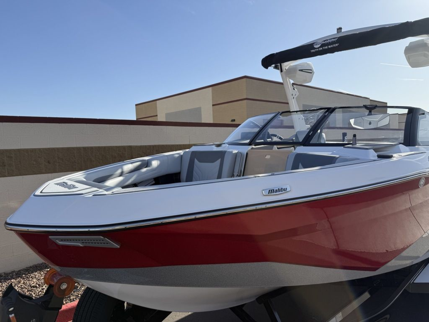 2025 Malibu Boats 25 LSV