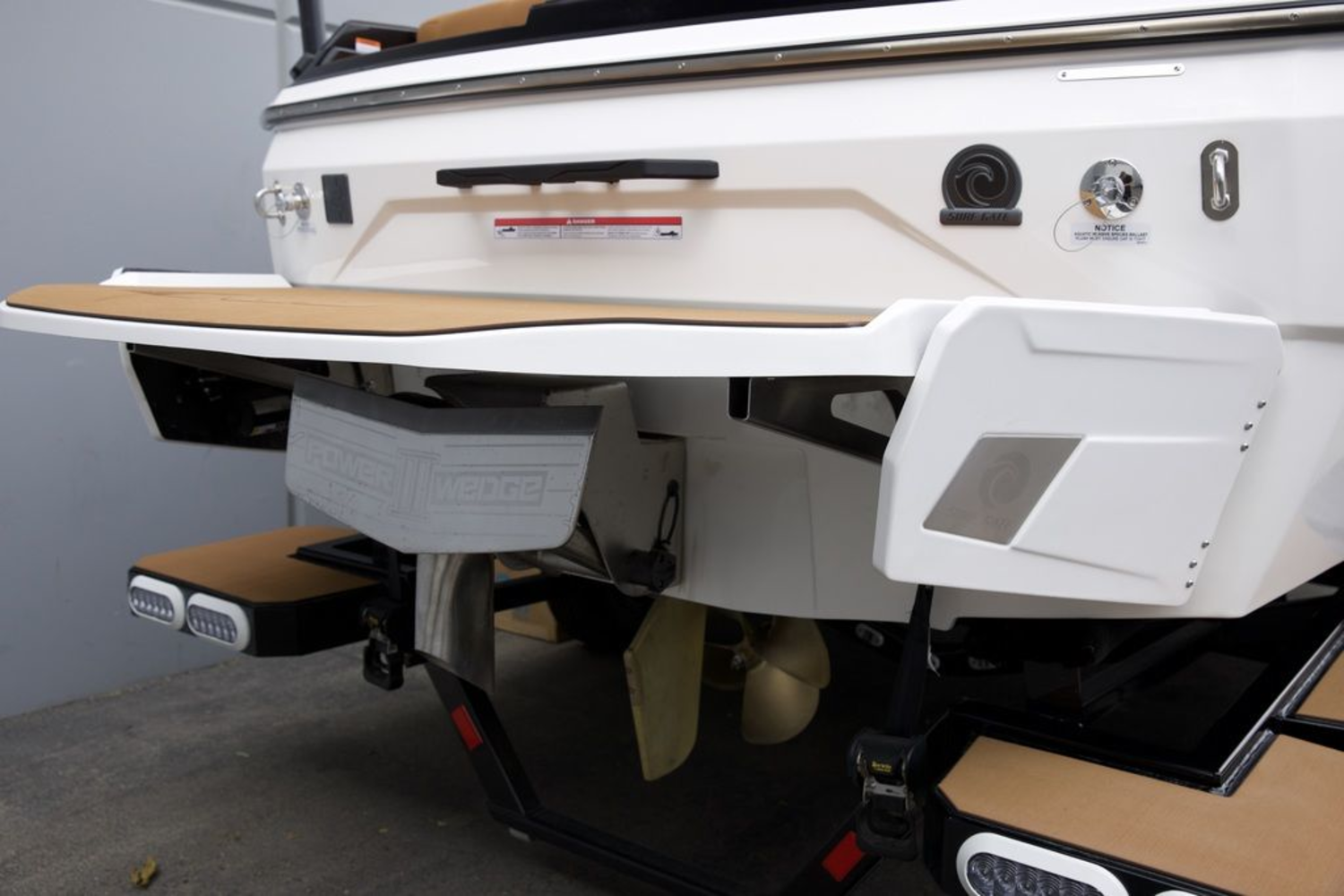 2025 Axis Wake Research A225