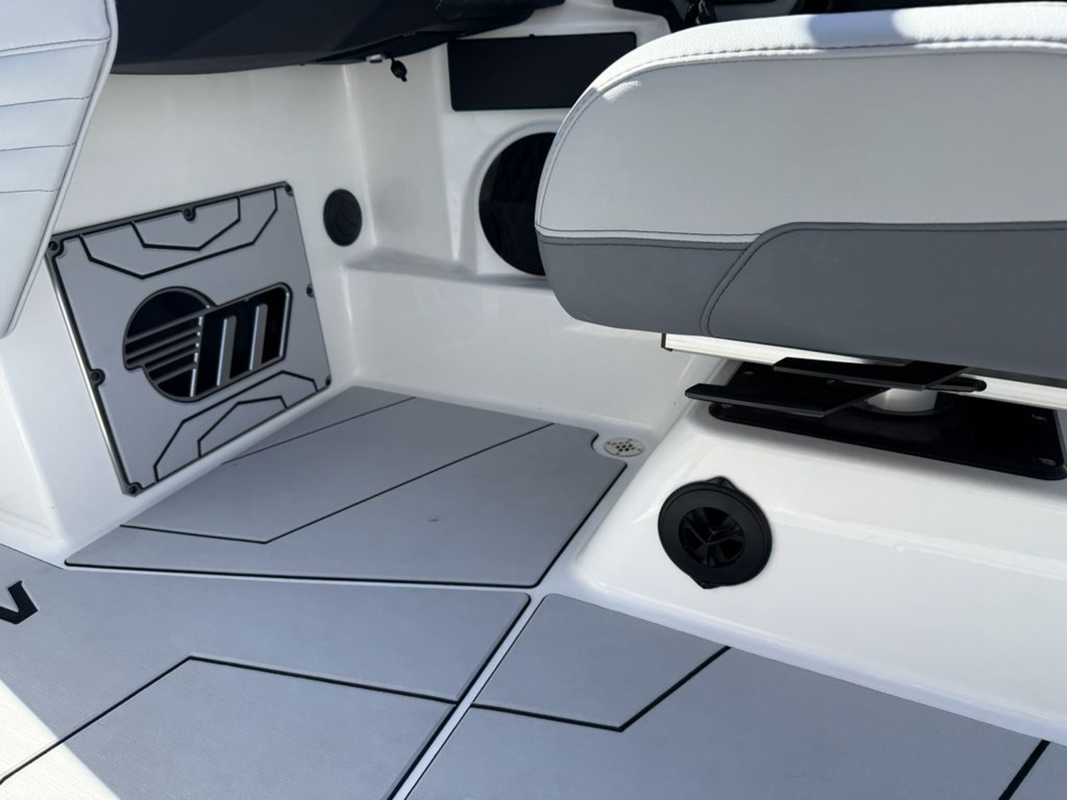 2025 Malibu Boats 25 LSV