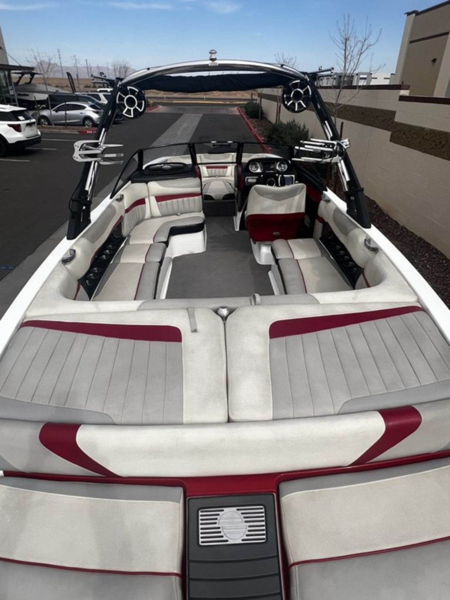 2014 Malibu Boats Wakesetter 24 MXZ