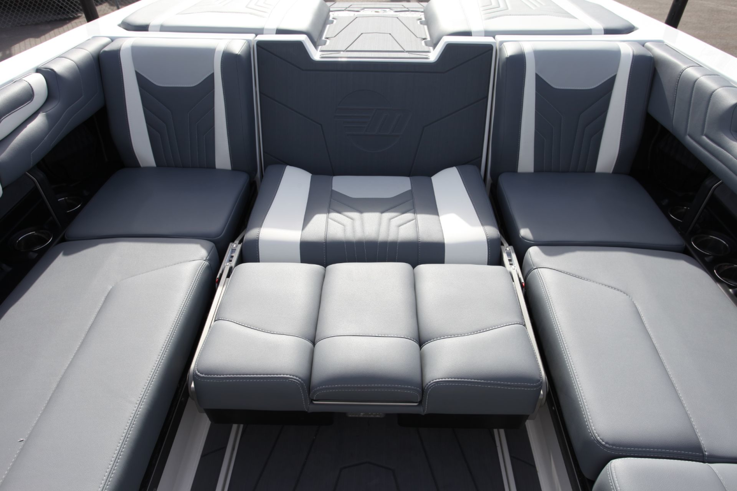 2025 Malibu Wakesetter 25 LSV