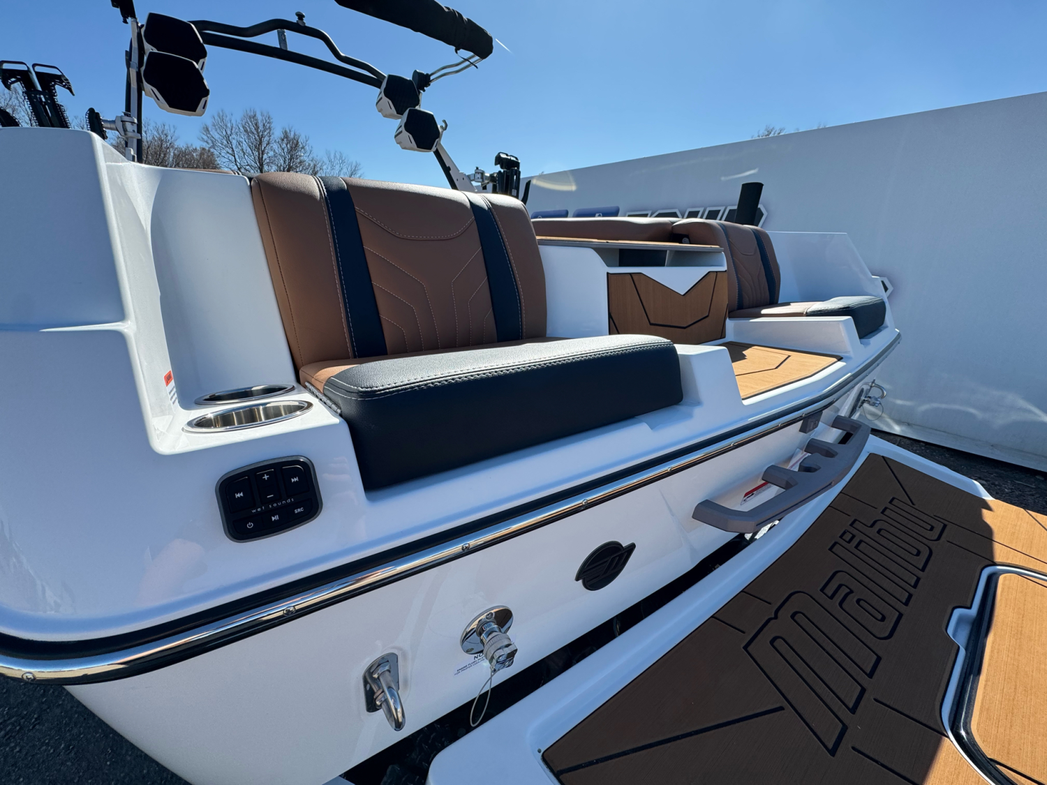 2025 Malibu Wakesetter 25 LSV