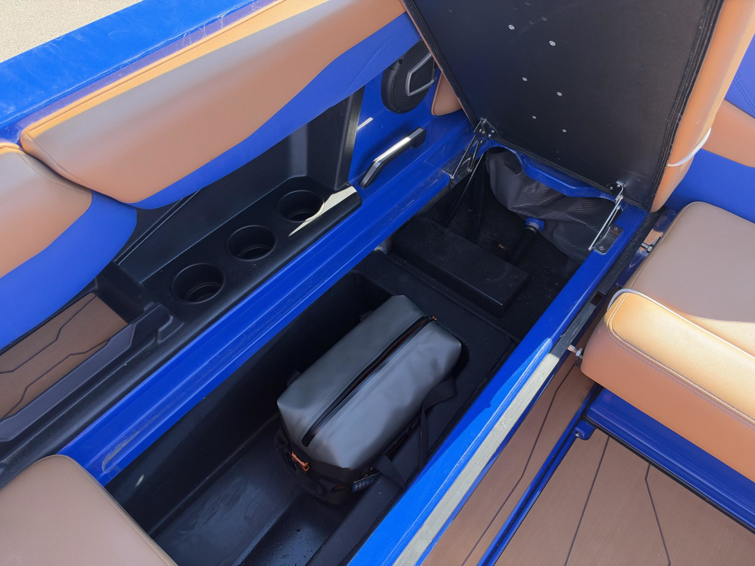 2025 Axis T250