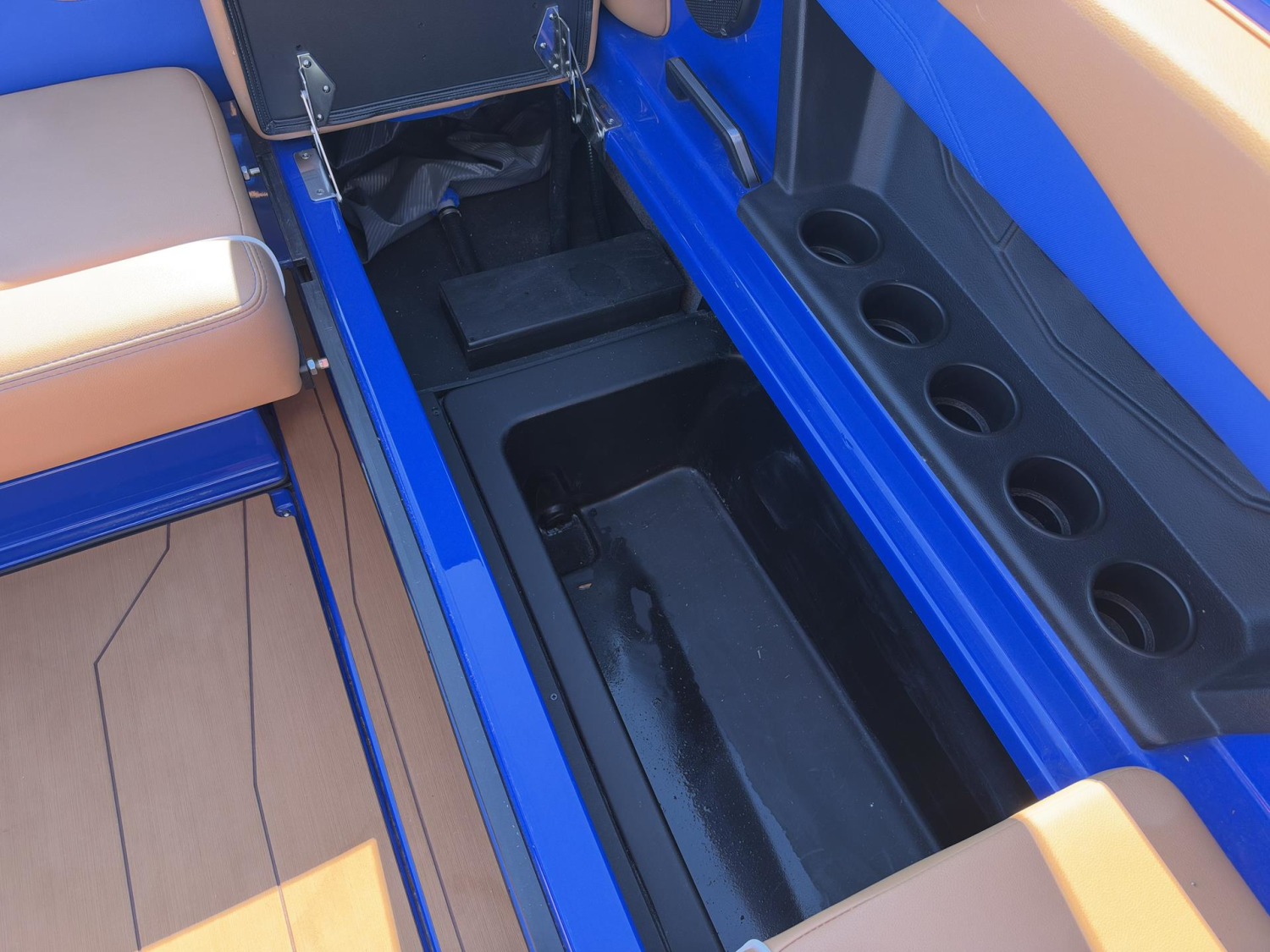 2025 Axis T250