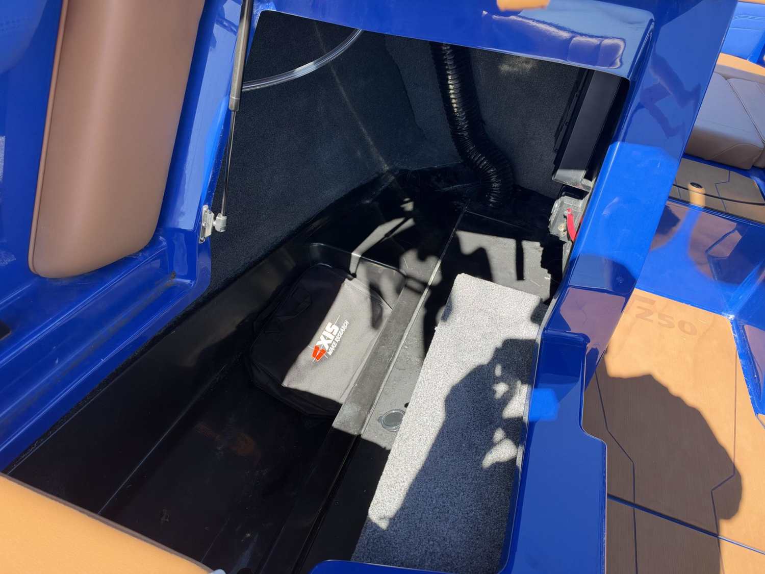 2025 Axis T250