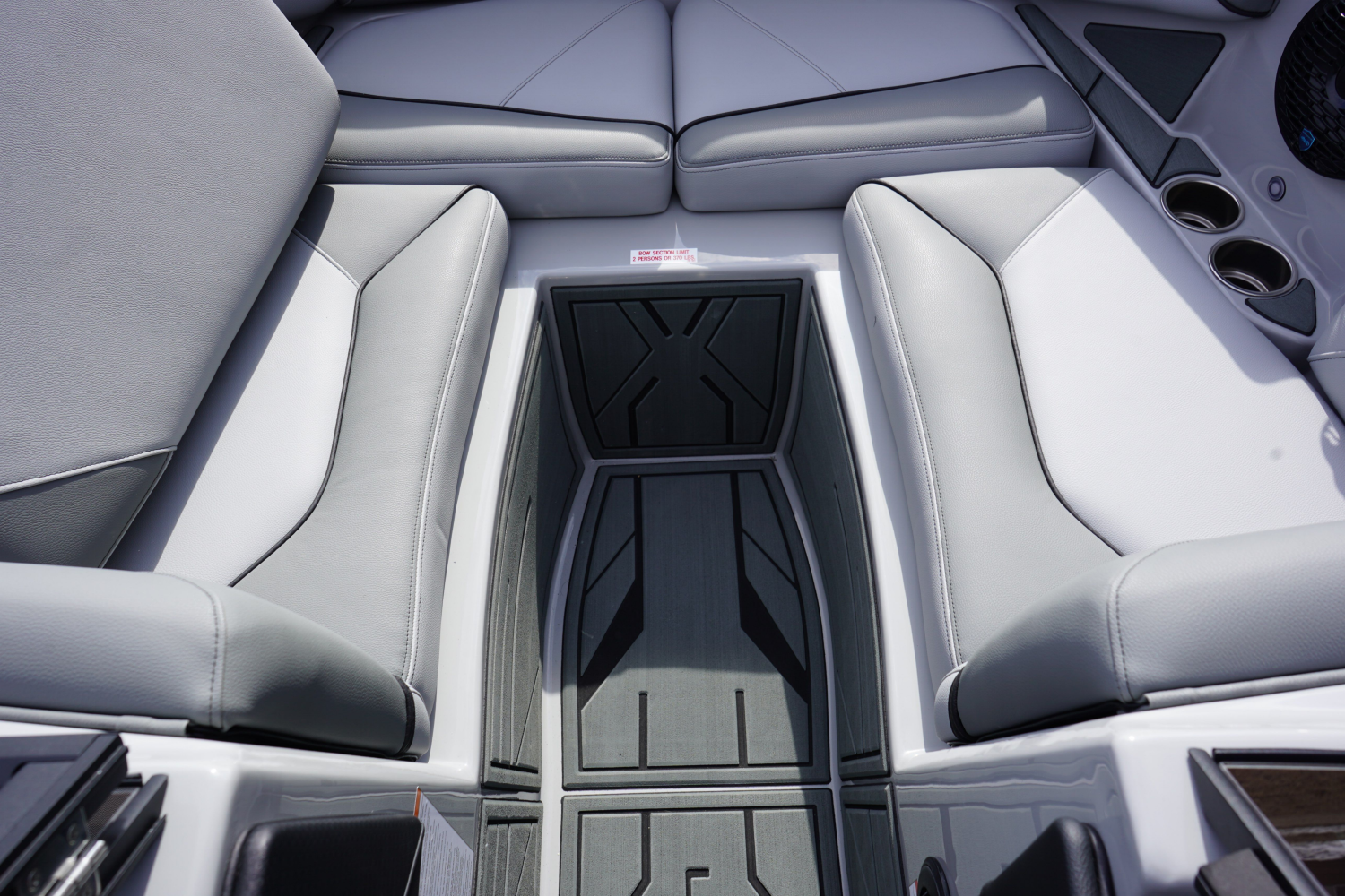 2025 Centurion NV233