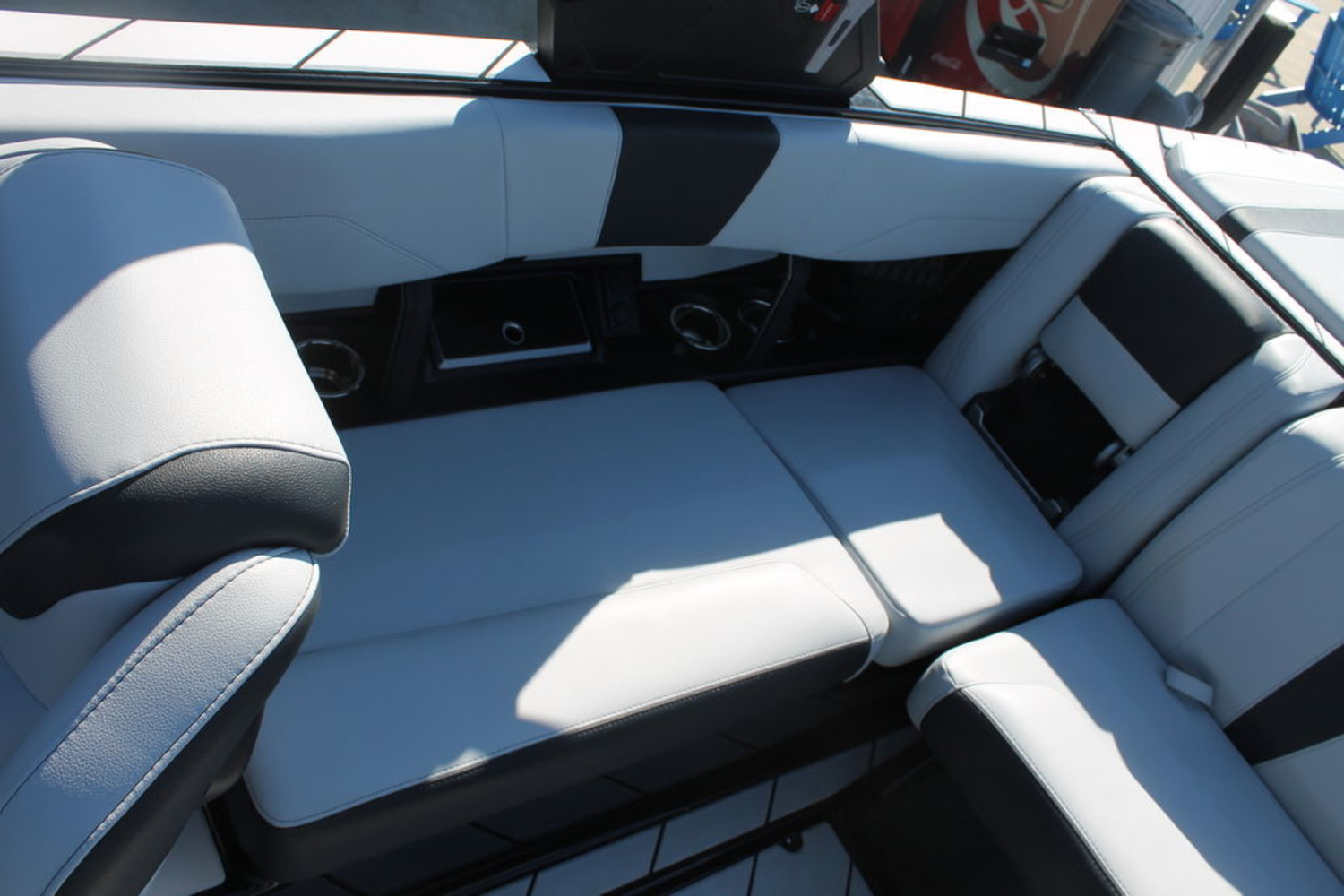2023 Malibu Boats 22 LSV