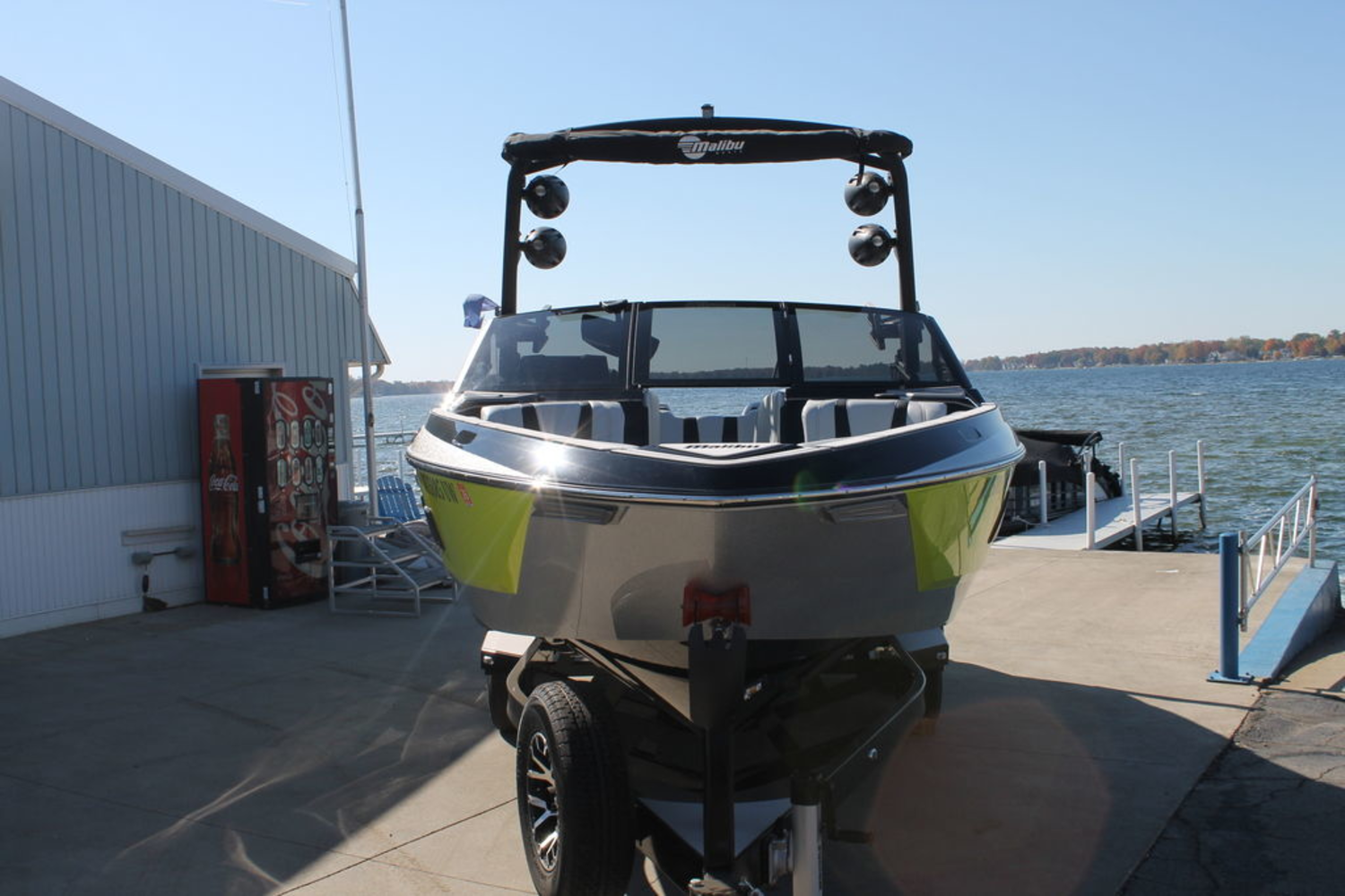 2023 Malibu Boats 22 LSV