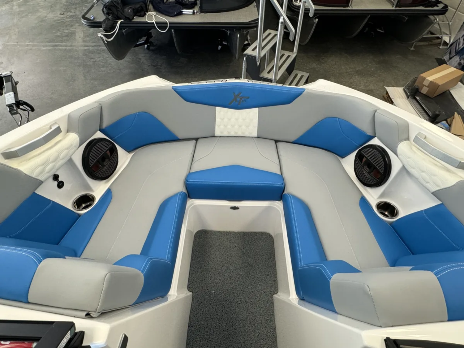 2024 MasterCraft XT20 NEW CLOSEOUT