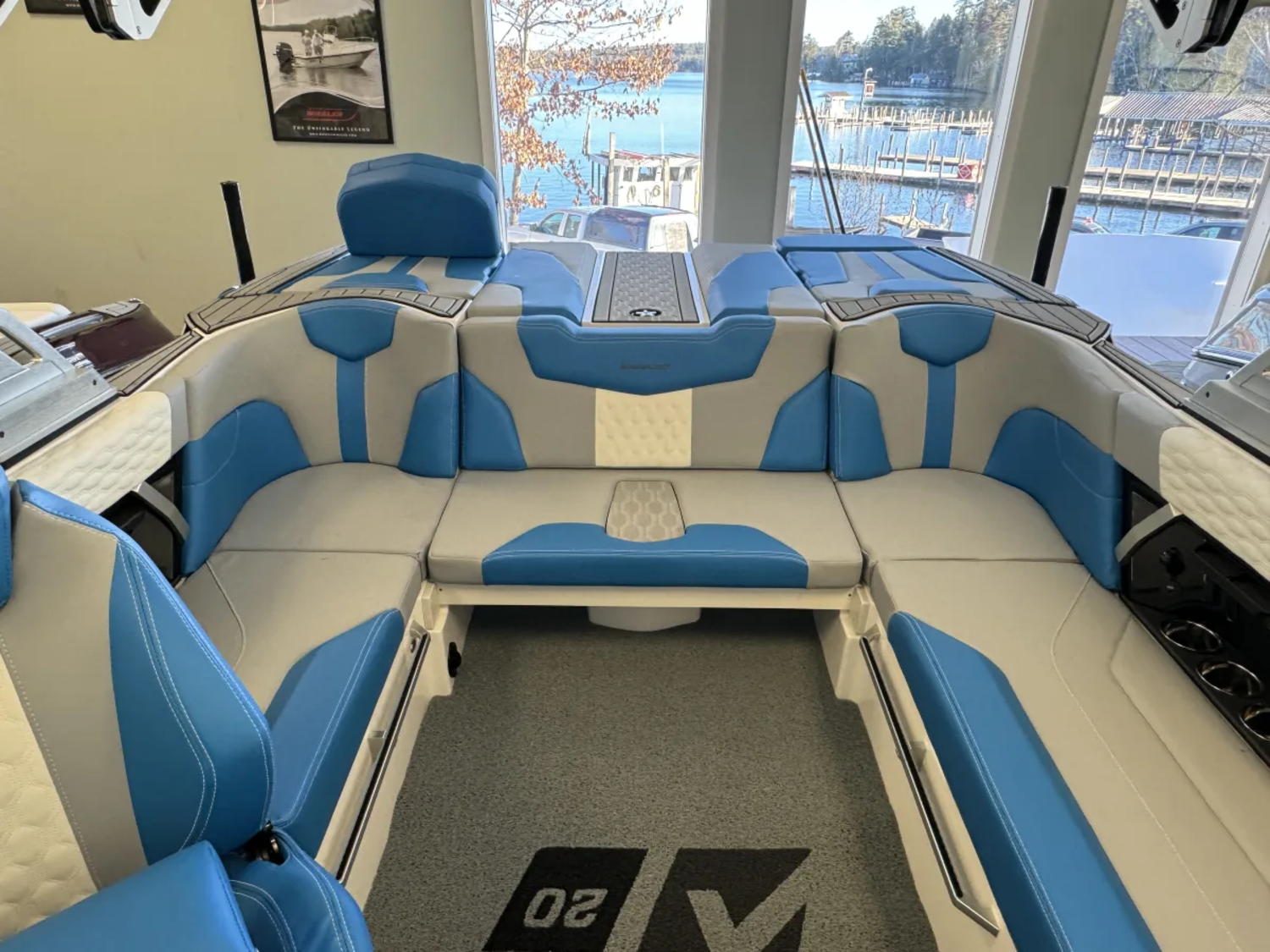 2024 MasterCraft XT20 NEW CLOSEOUT