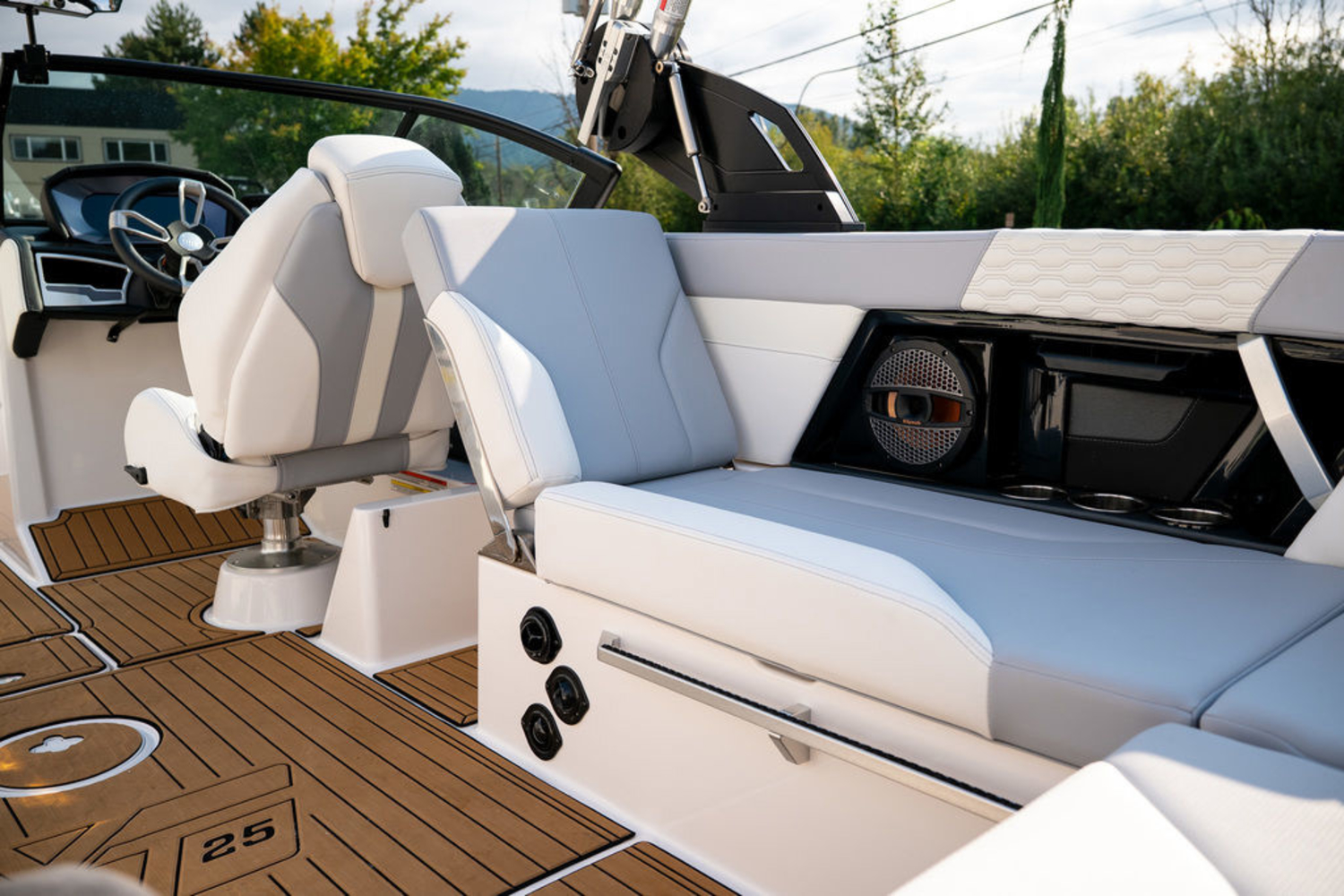 2024 Mastercraft XT25
