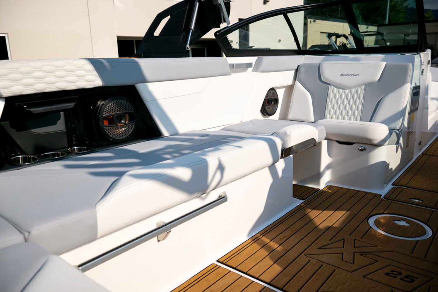 2024 Mastercraft XT25