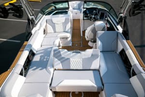 2024-mastercraft-xt25-110907-image17