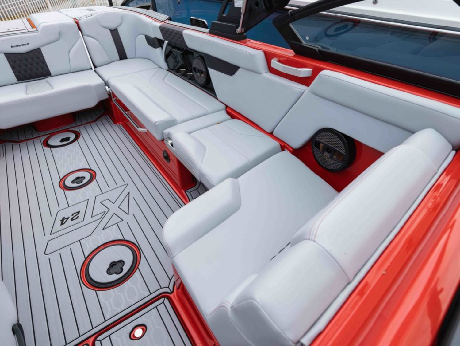 2024 Mastercraft XT24