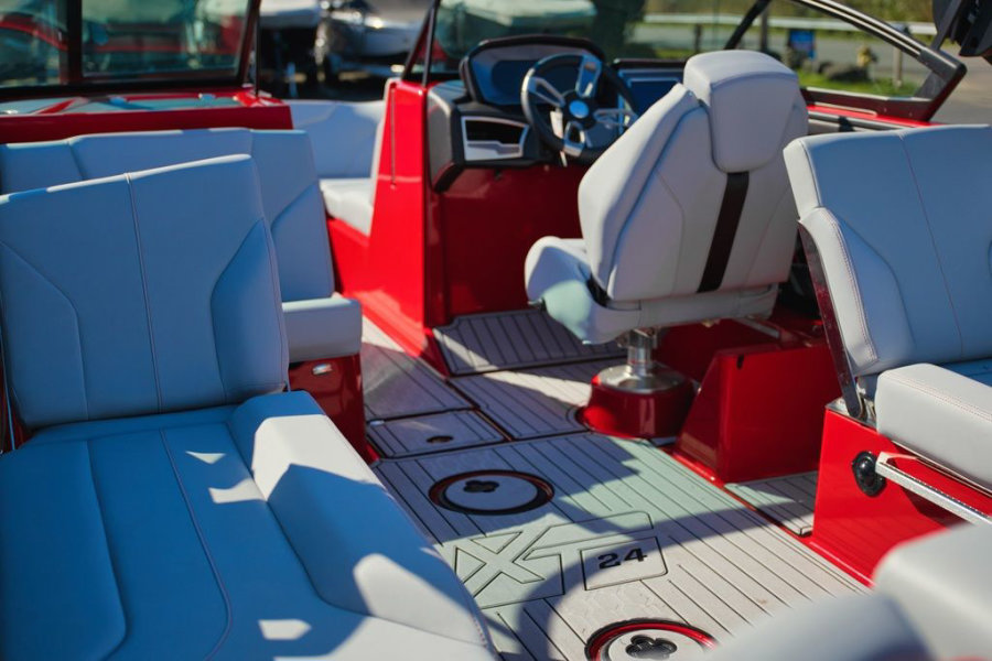 2024-mastercraft-xt24-110909-image17