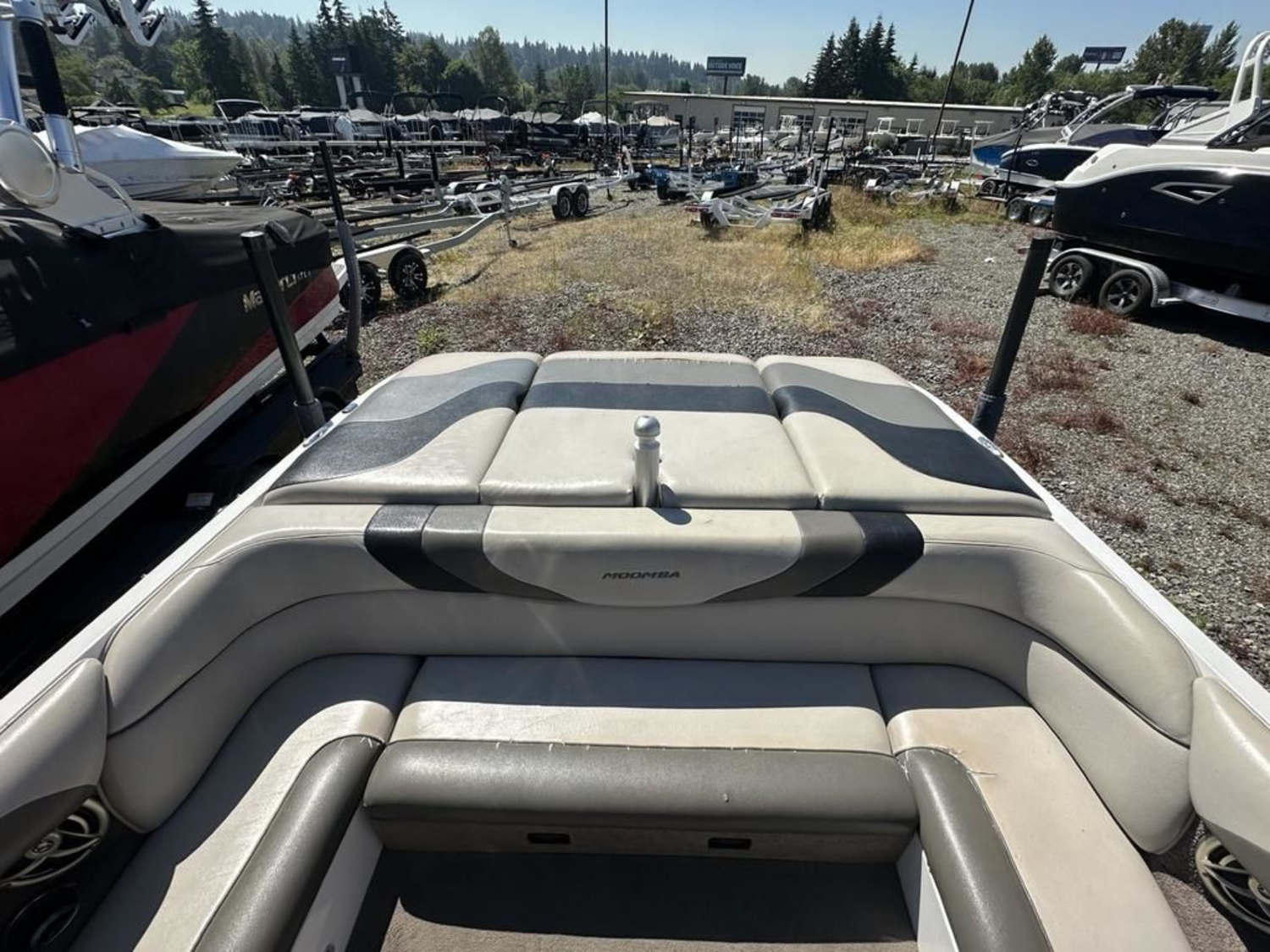 2008 MOOMBA Outback V