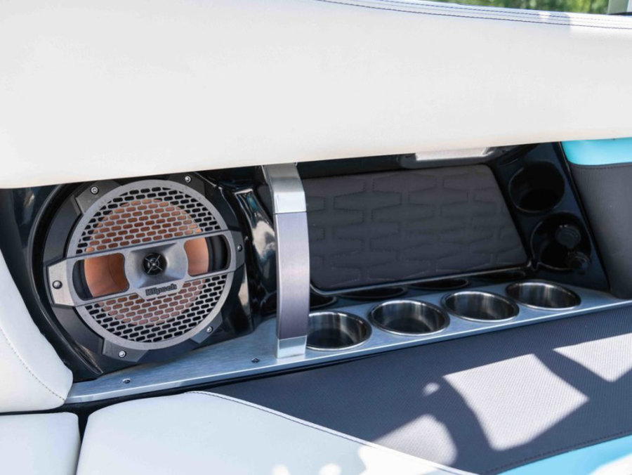 2019-mastercraft-x24-110935-image10