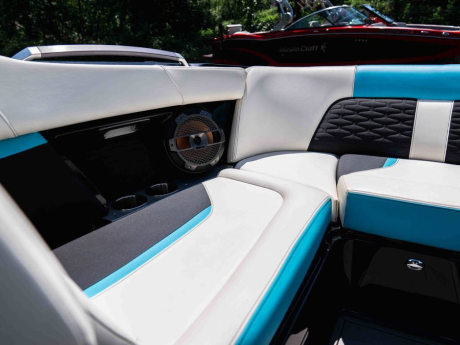2019-mastercraft-x24-110935-image18