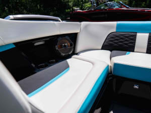 2019-mastercraft-x24-110935-image18