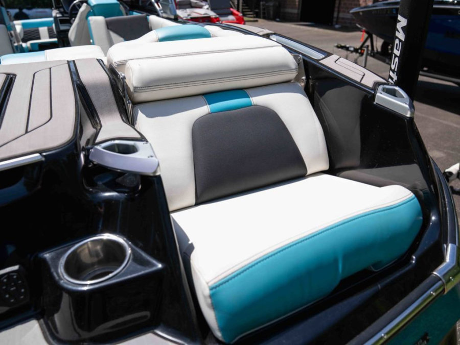 2019-mastercraft-x24-110935-image6