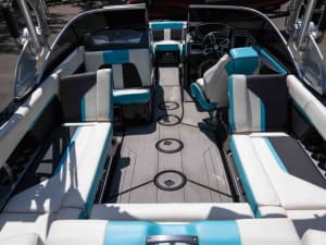 2019-mastercraft-x24-110935-image7