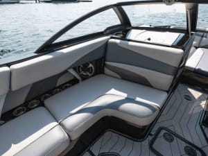 2017-malibu-wakesetter-24-mxz-110956-image12