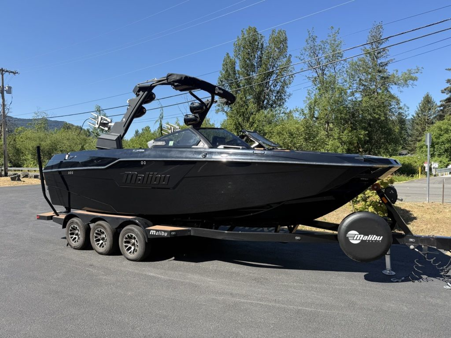 2020 Malibu Boats M240