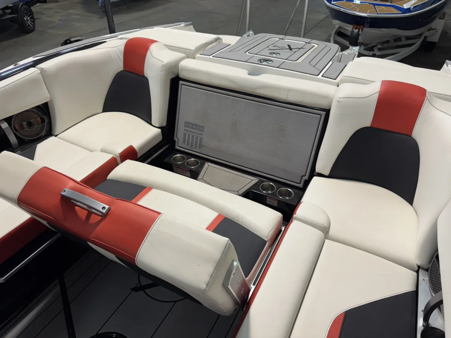 2019 MasterCraft X24