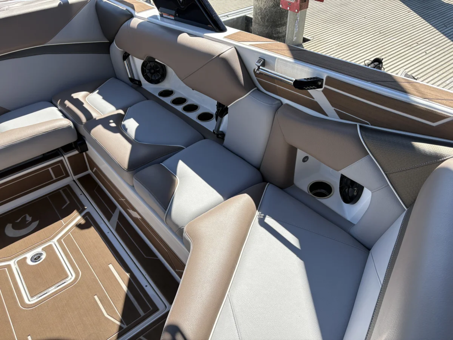 2025 CENTURION NV233