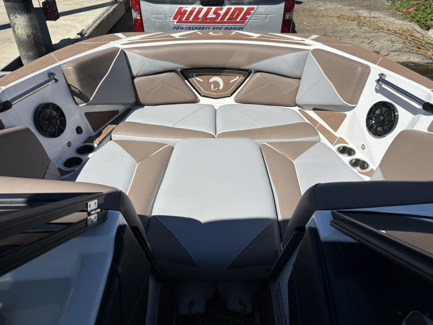 2025 CENTURION NV233