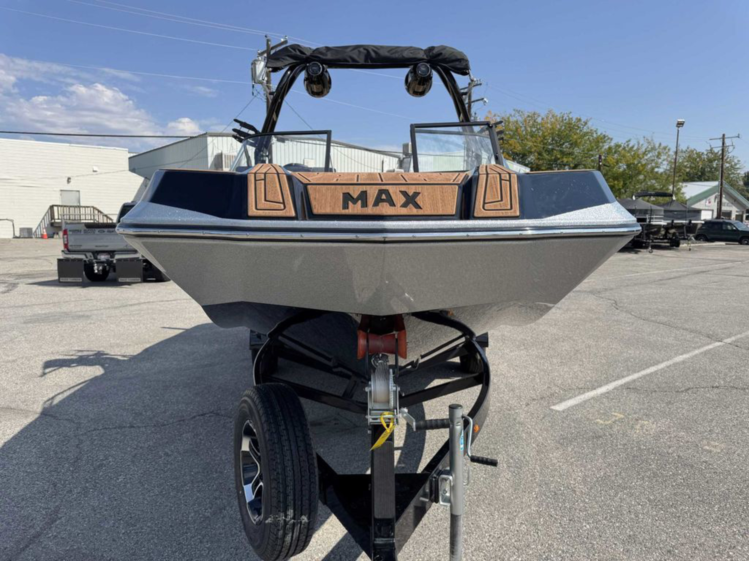 2023 MOOMBA Max