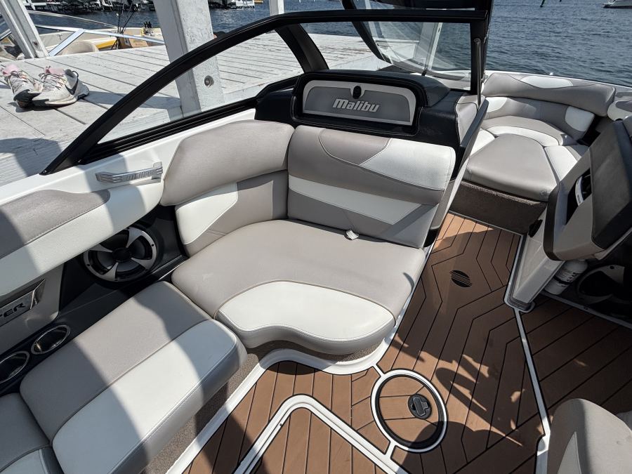 2018 Malibu Boats Wakesetter VLX for sale in Fontana, Wisconsin