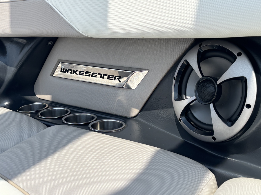 2018 Malibu Boats Wakesetter VLX for sale in Fontana, Wisconsin