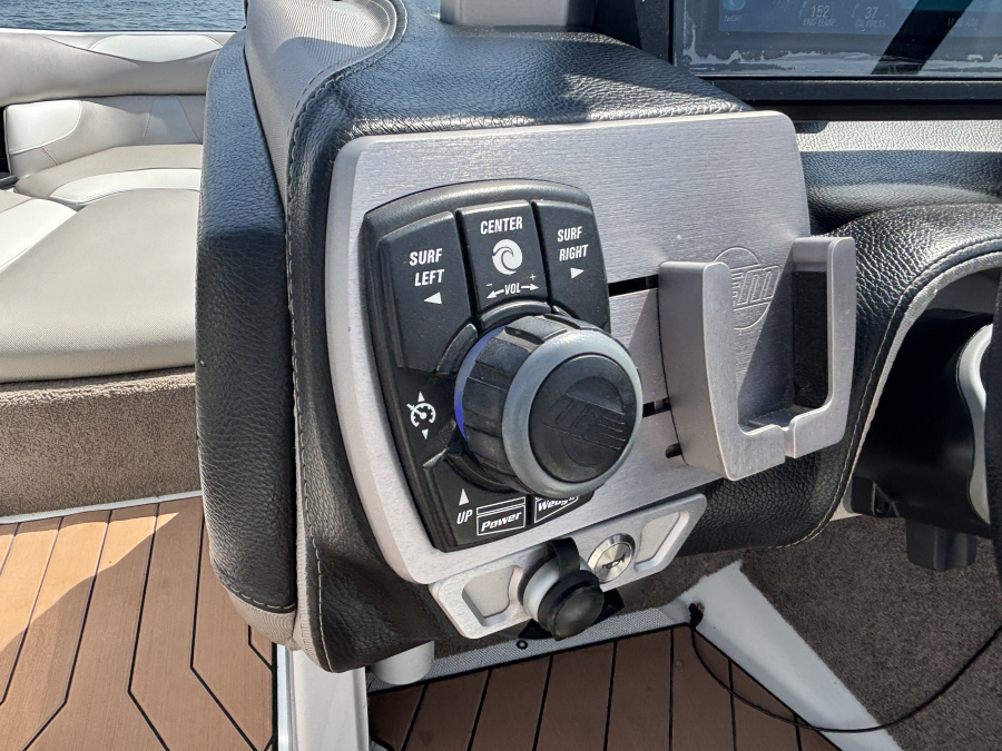 2018 Malibu Boats Wakesetter VLX for sale in Fontana, Wisconsin