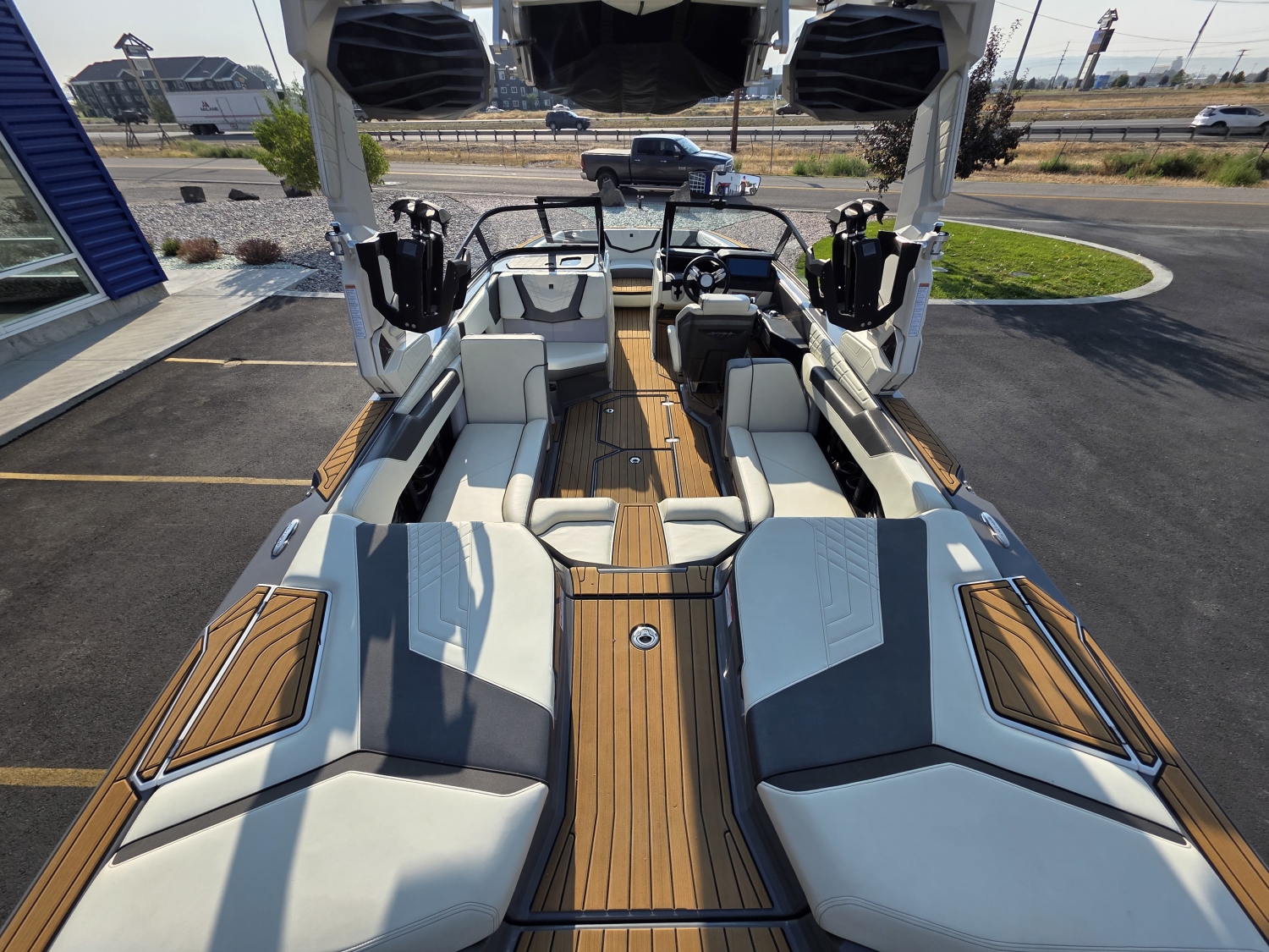 2023 Nautique G23