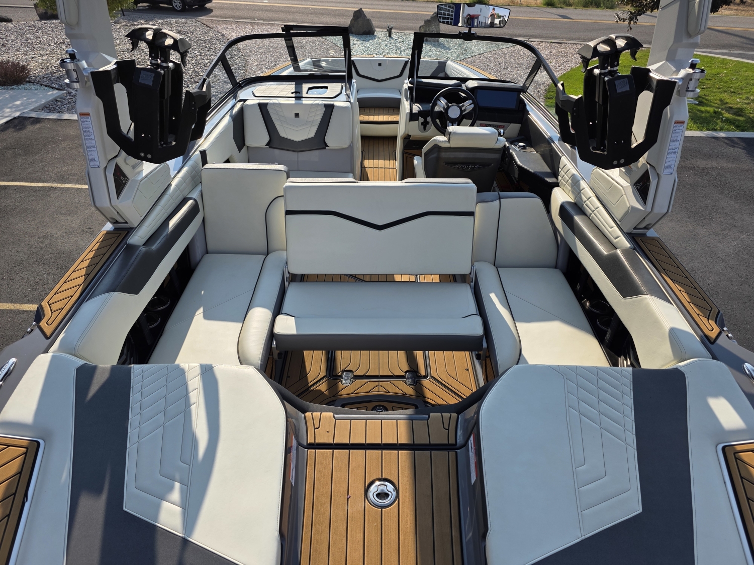 2023 Nautique G23