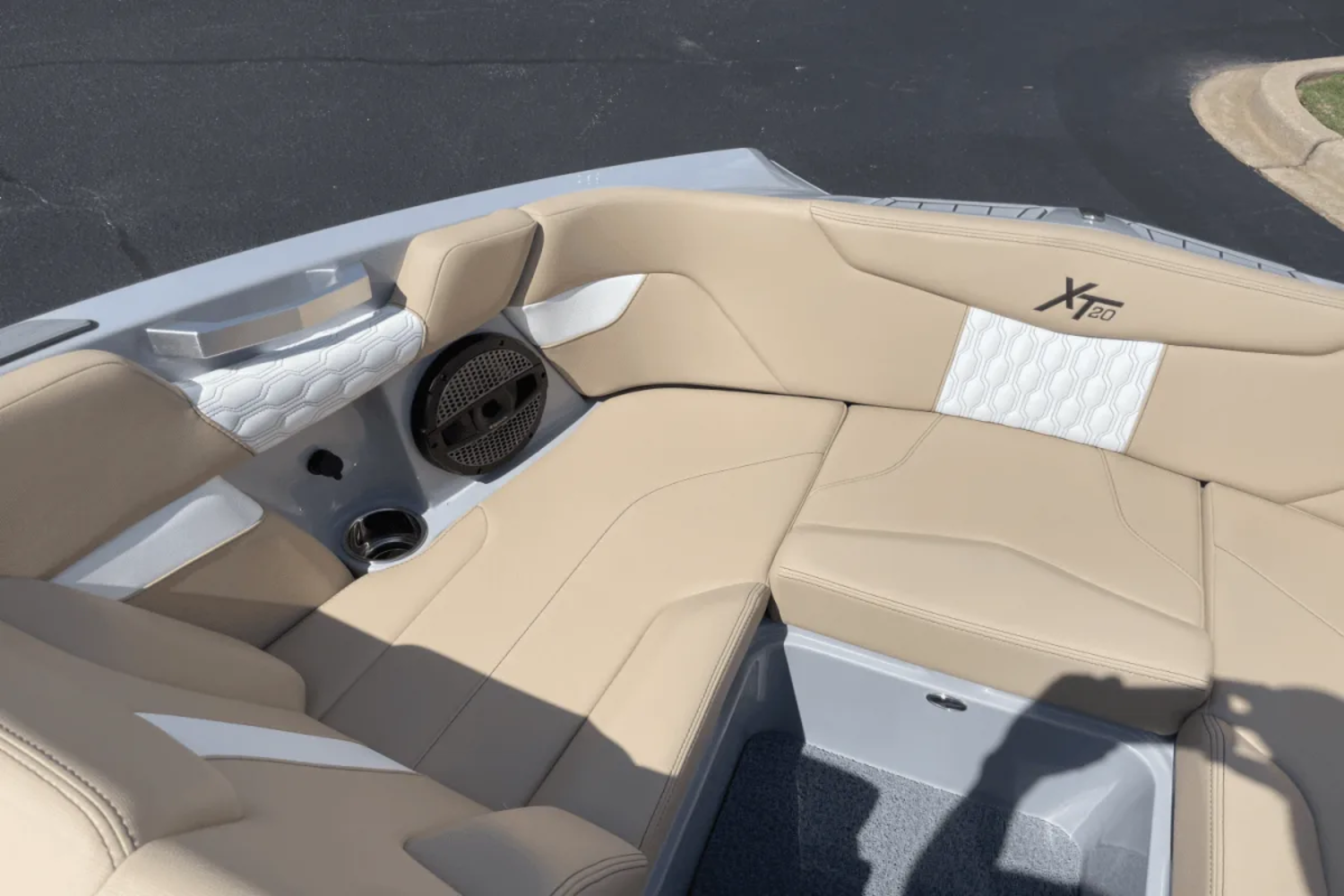 2024 Mastercraft XT20