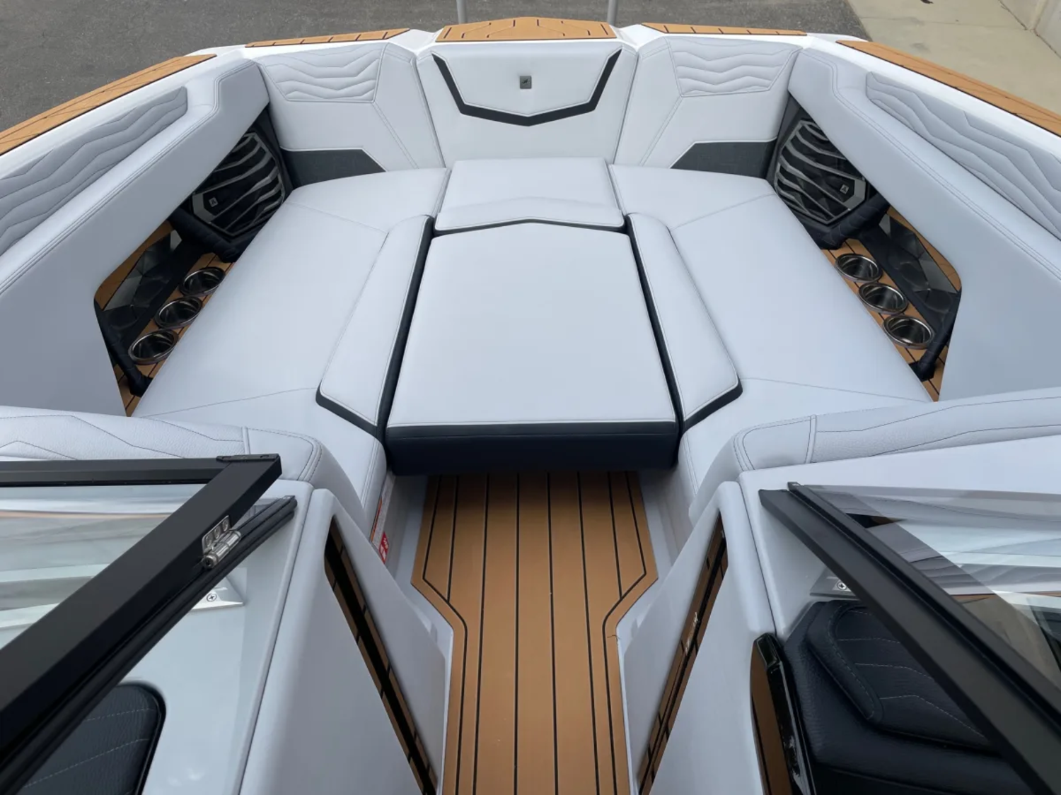 2026 NAUTIQUE G25 W/ZZ8S 630HP SUPERCHARGED POWER PLANT