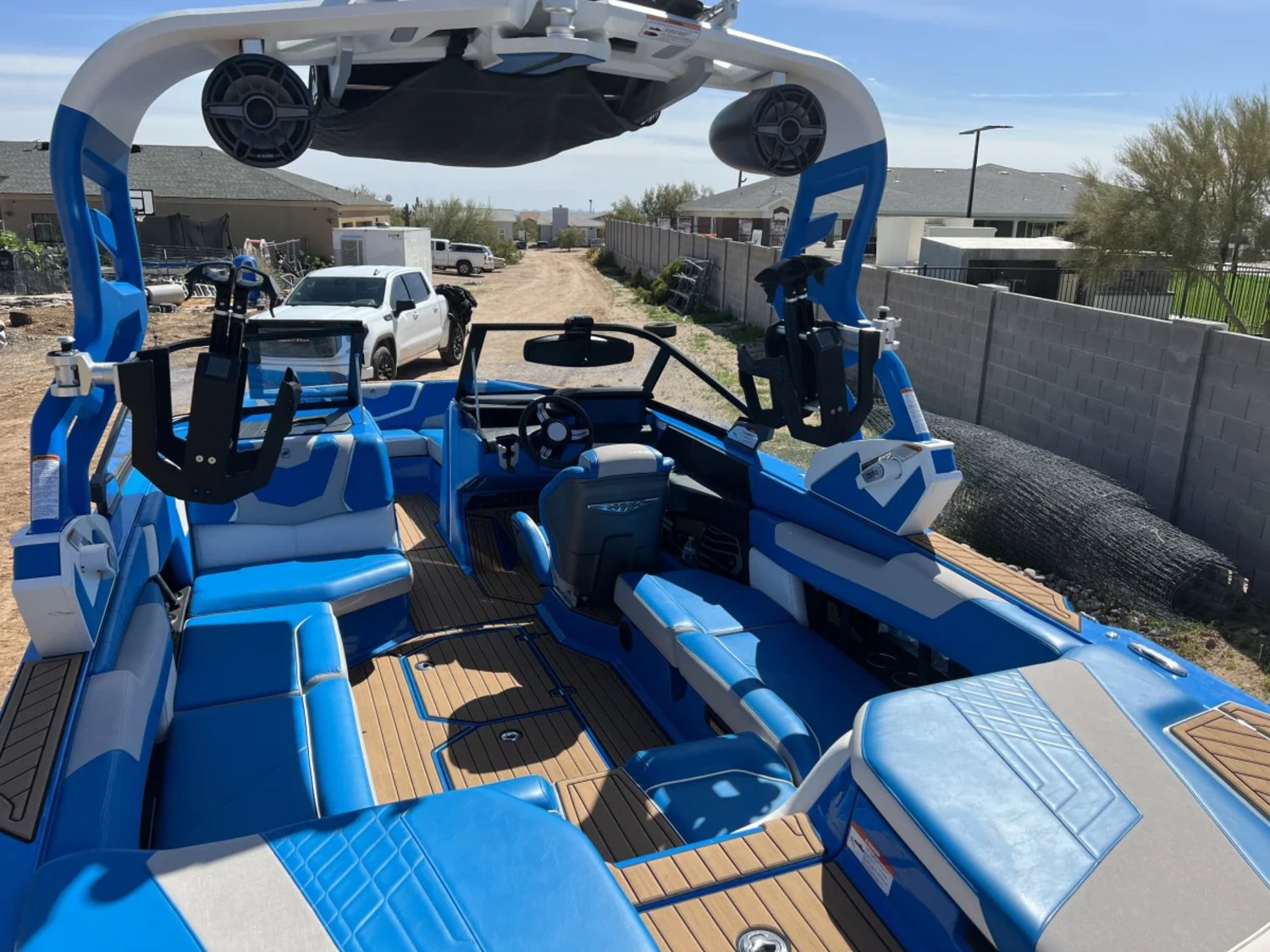 2021 Nautique G23