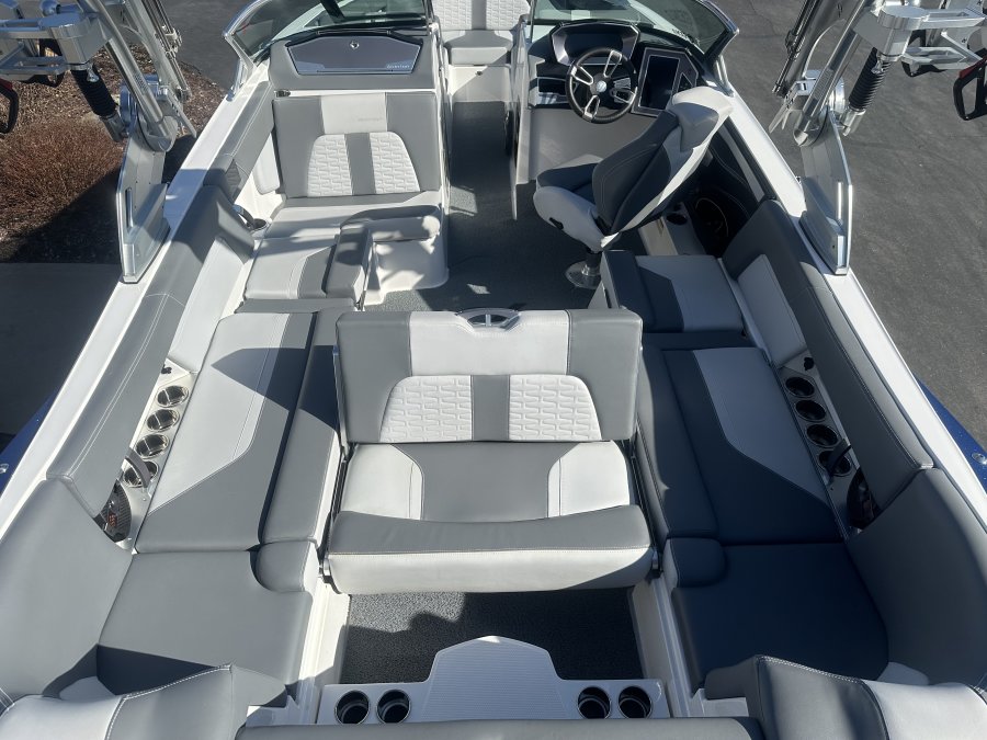 2020-mastercraft-x24-109350-image9