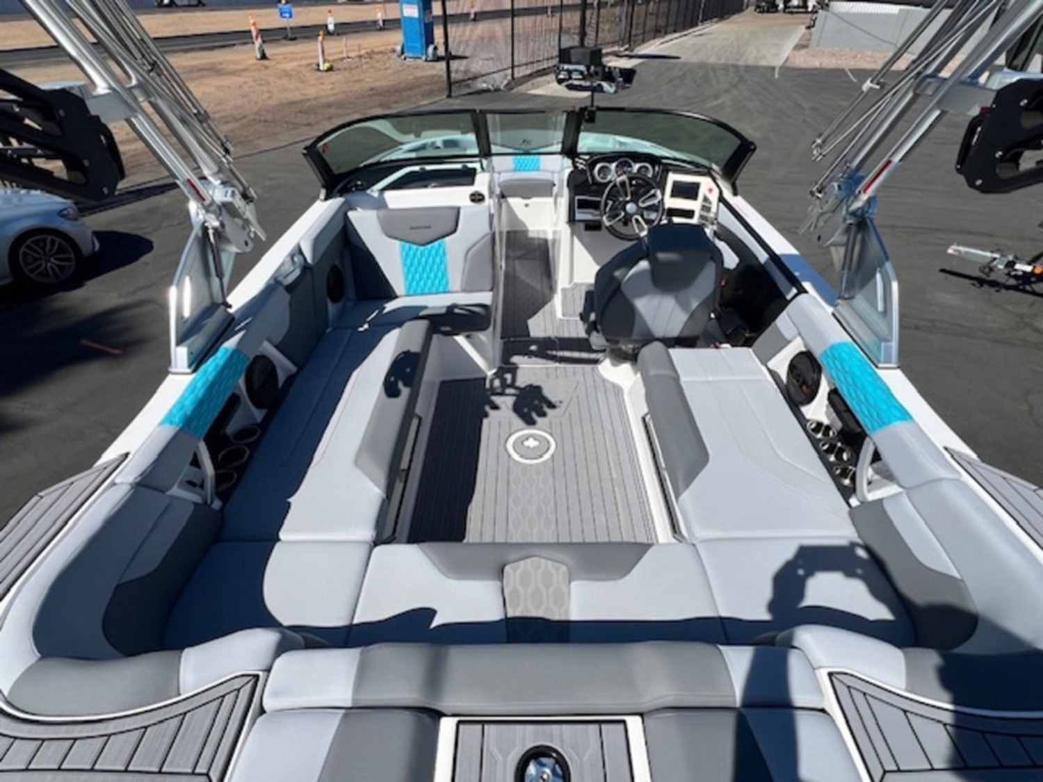 2023 Mastercraft XT22