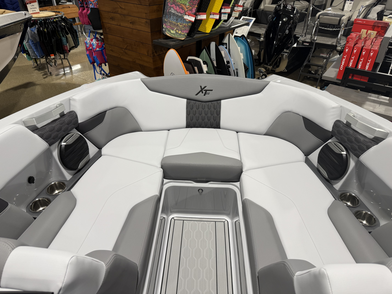 2026 MasterCraft XT22